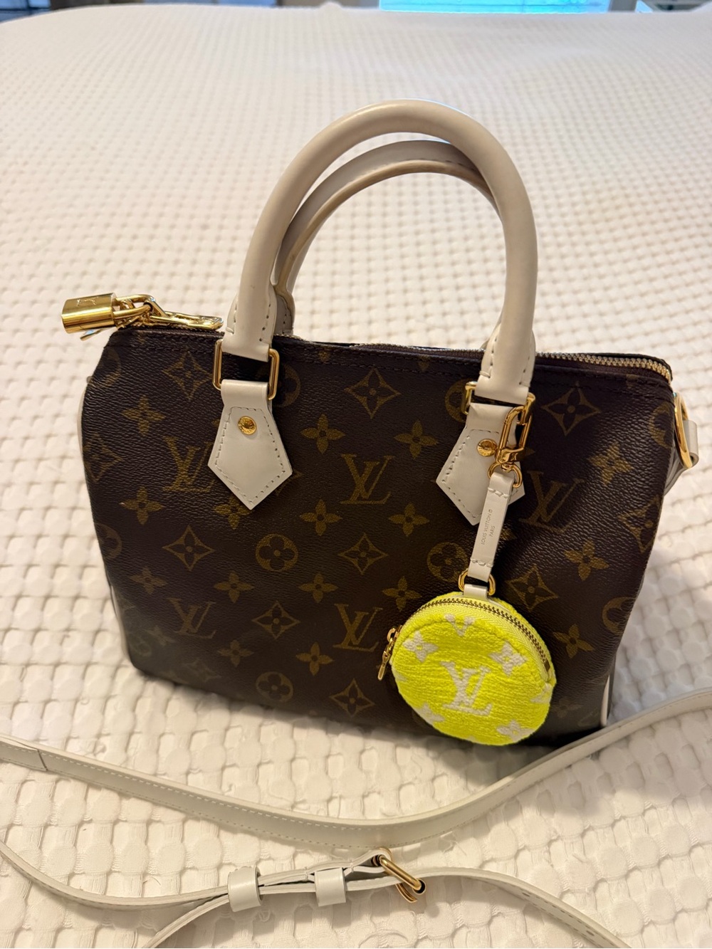 Louis Vuitton Monogram Canvas Speedy Bandoulière 25 with White Handles